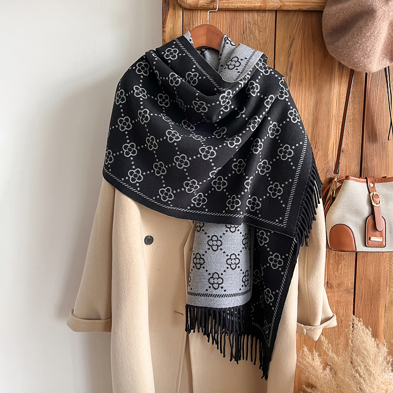Woven Scarf Blanket - Syal dua sisi desain Jacquard merek