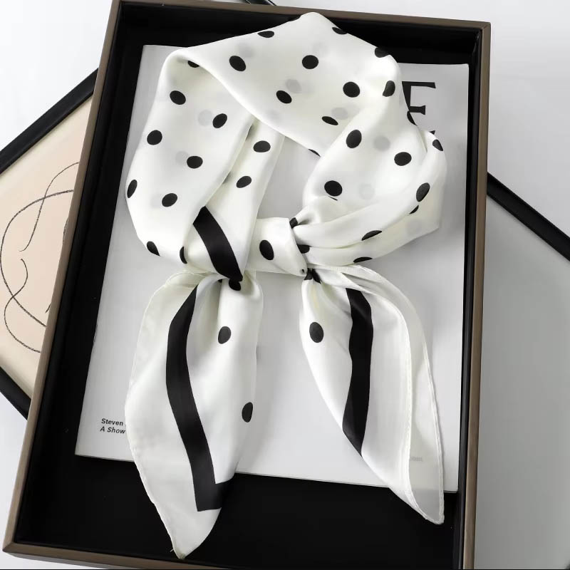 Syal Segi Empat Sutra Wanita M - Scarf Silk Square ulasan dan harga